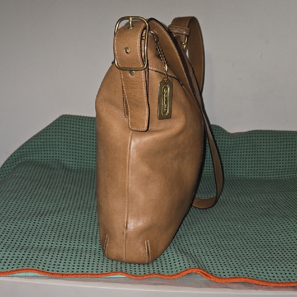 Coach Tan Leather Shoulder Bag - Picture 5 of 16